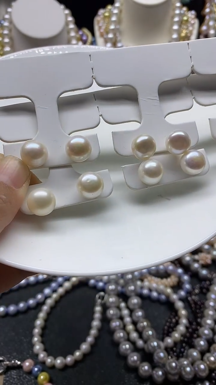 颈饰未镶嵌淡水珍珠耳饰