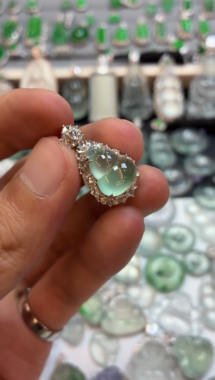 吊坠(不含链)18K金镶嵌翡翠葫芦