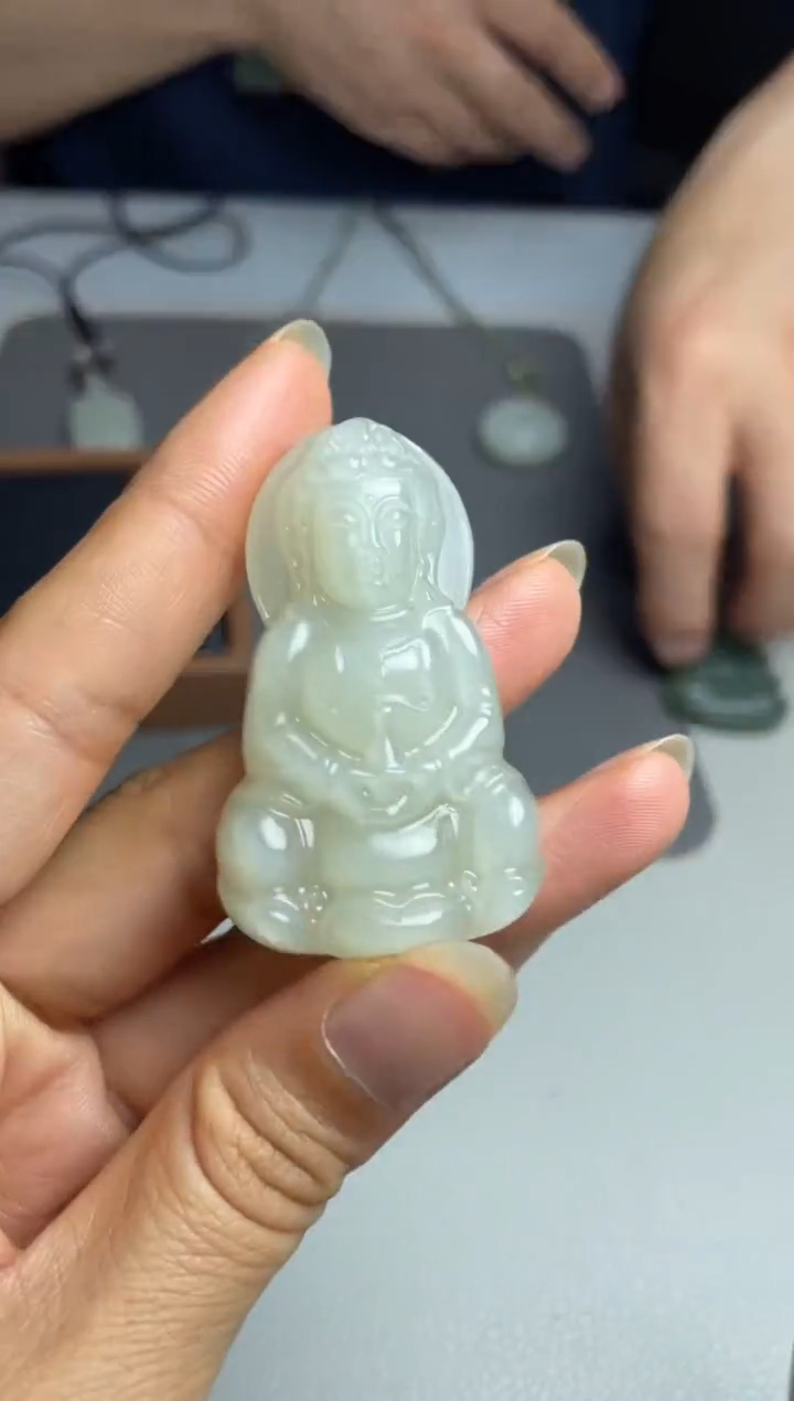 和田玉未镶嵌颈饰.