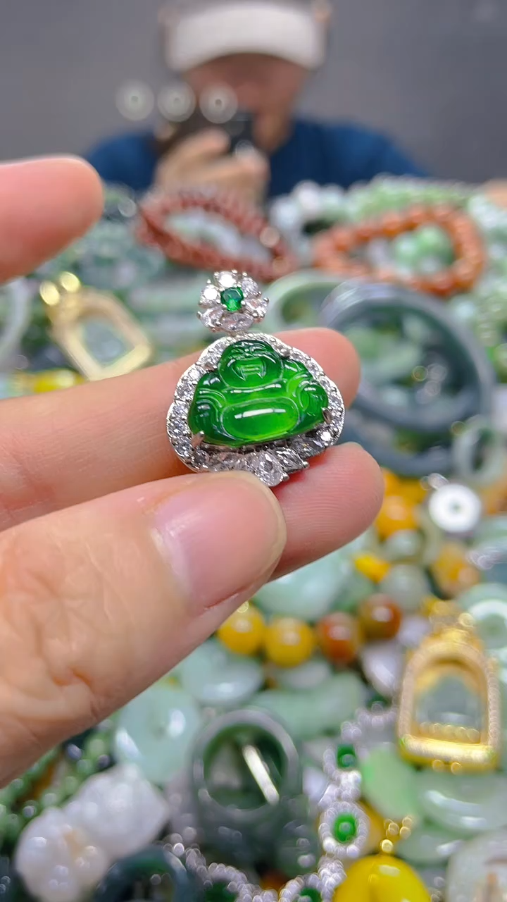 颈饰未镶嵌翡翠/ R /翡翠A货，一件也是批发价