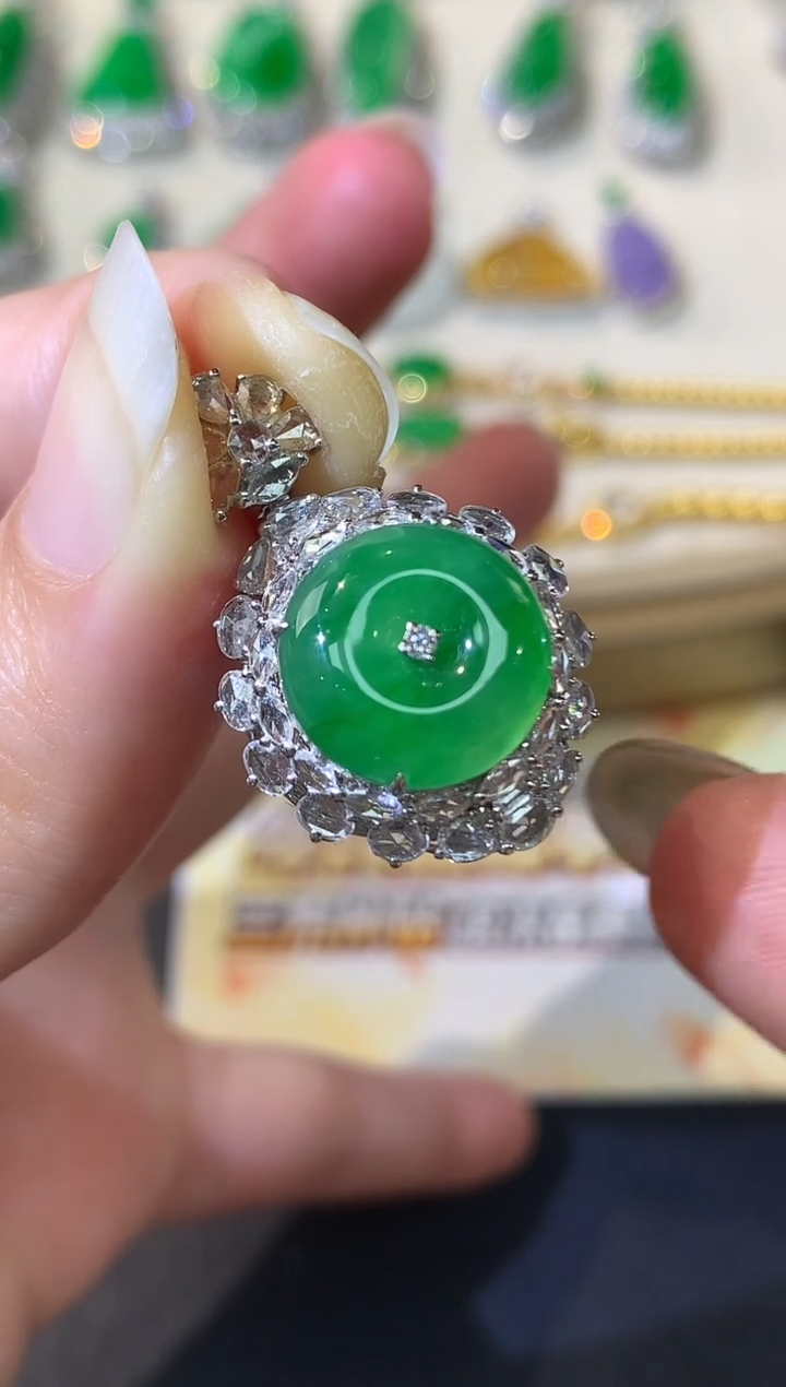 吊坠(不含链)18K金镶嵌翡翠W07|42000