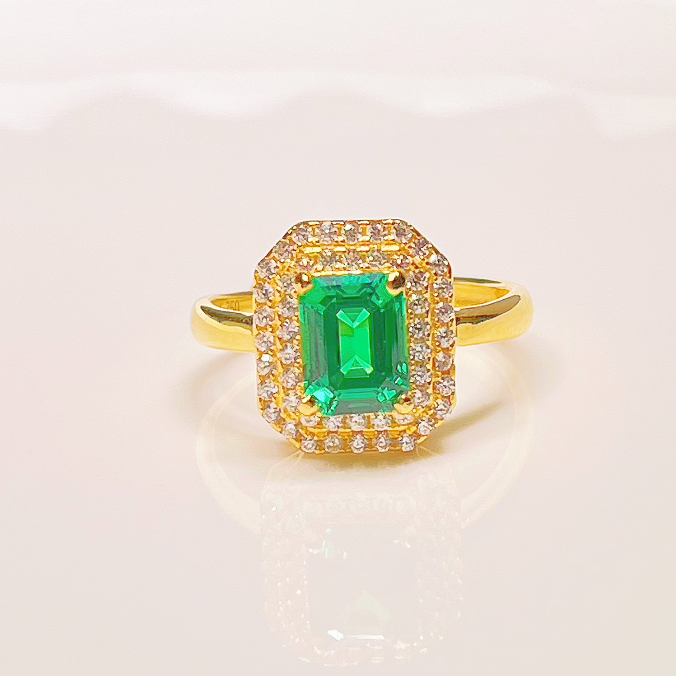 培育祖母绿-中国好珍宝-18k金镶嵌豪华款方糖祖母绿戒指