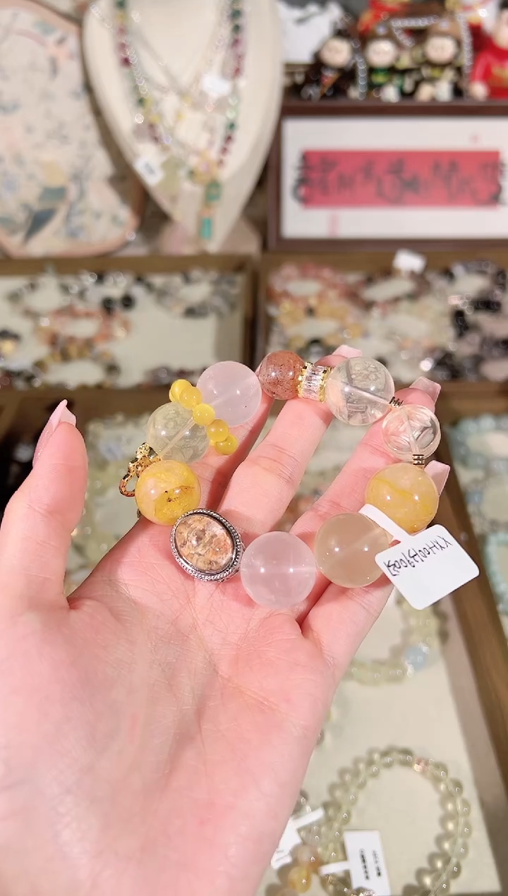 【闪购商品】水晶手链未镶嵌天然水晶 多样性发货发其一 颜色微差