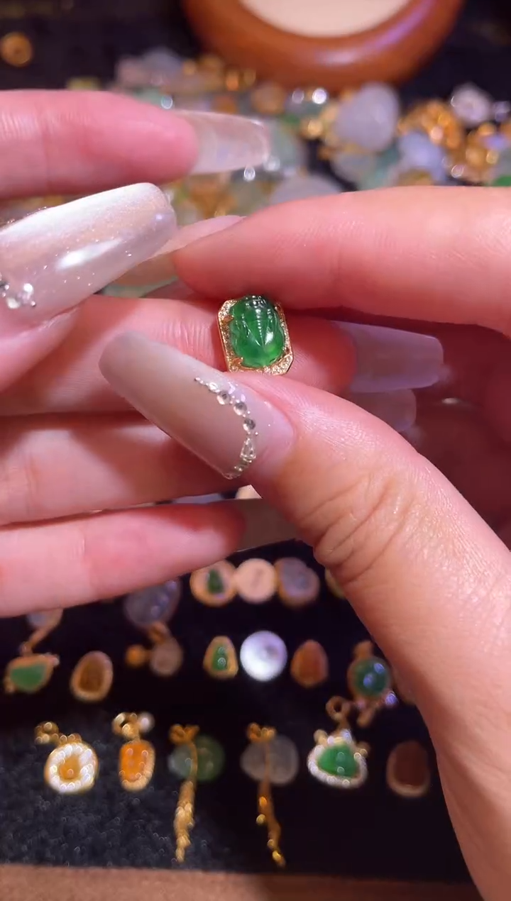 颈饰银S925镶嵌翡翠天然a货