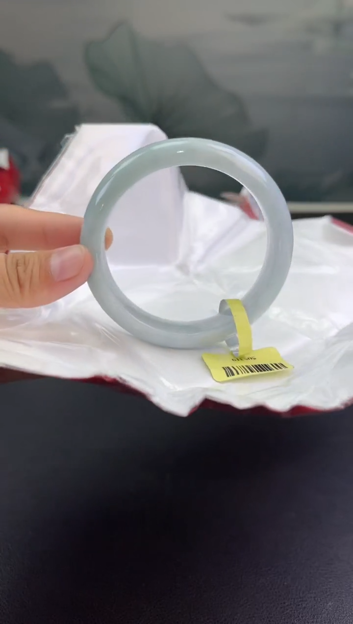 翡翠手镯（贵妃镯）未镶嵌翡翠手镯
