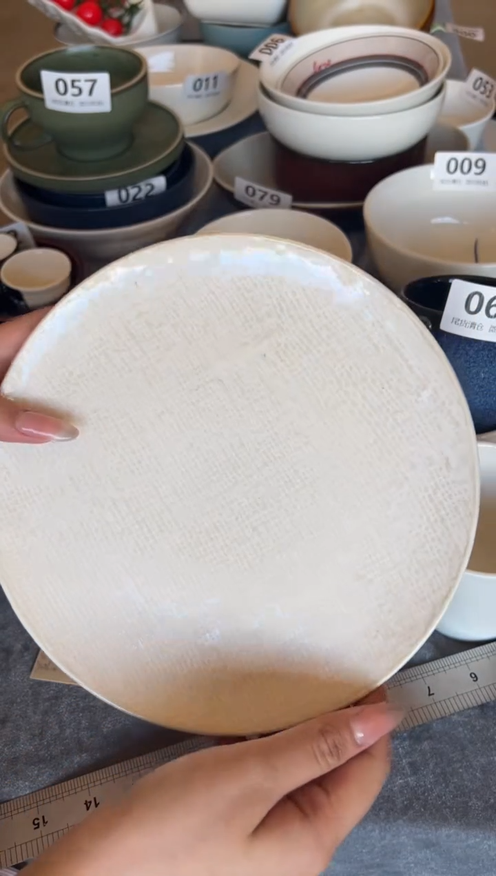 新骨瓷129瑕疵洛娃白麻布8.25寸平盘