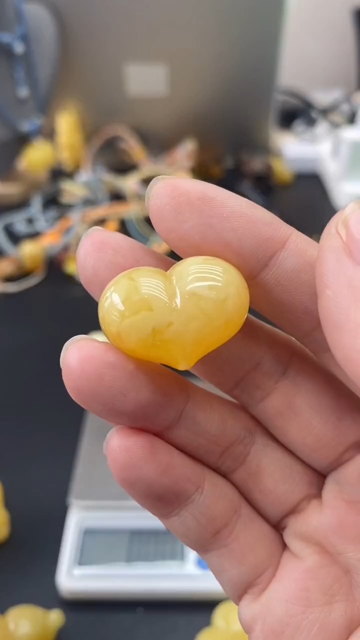 琥珀未镶嵌珠宝奇石442