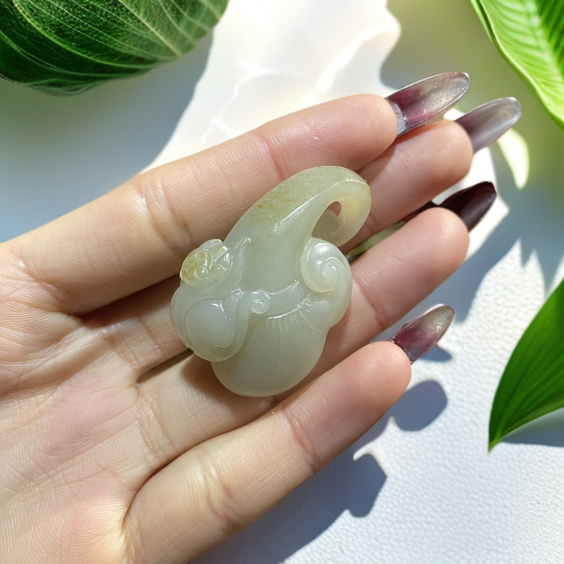 和田玉纯天然黄沁如意吊坠
