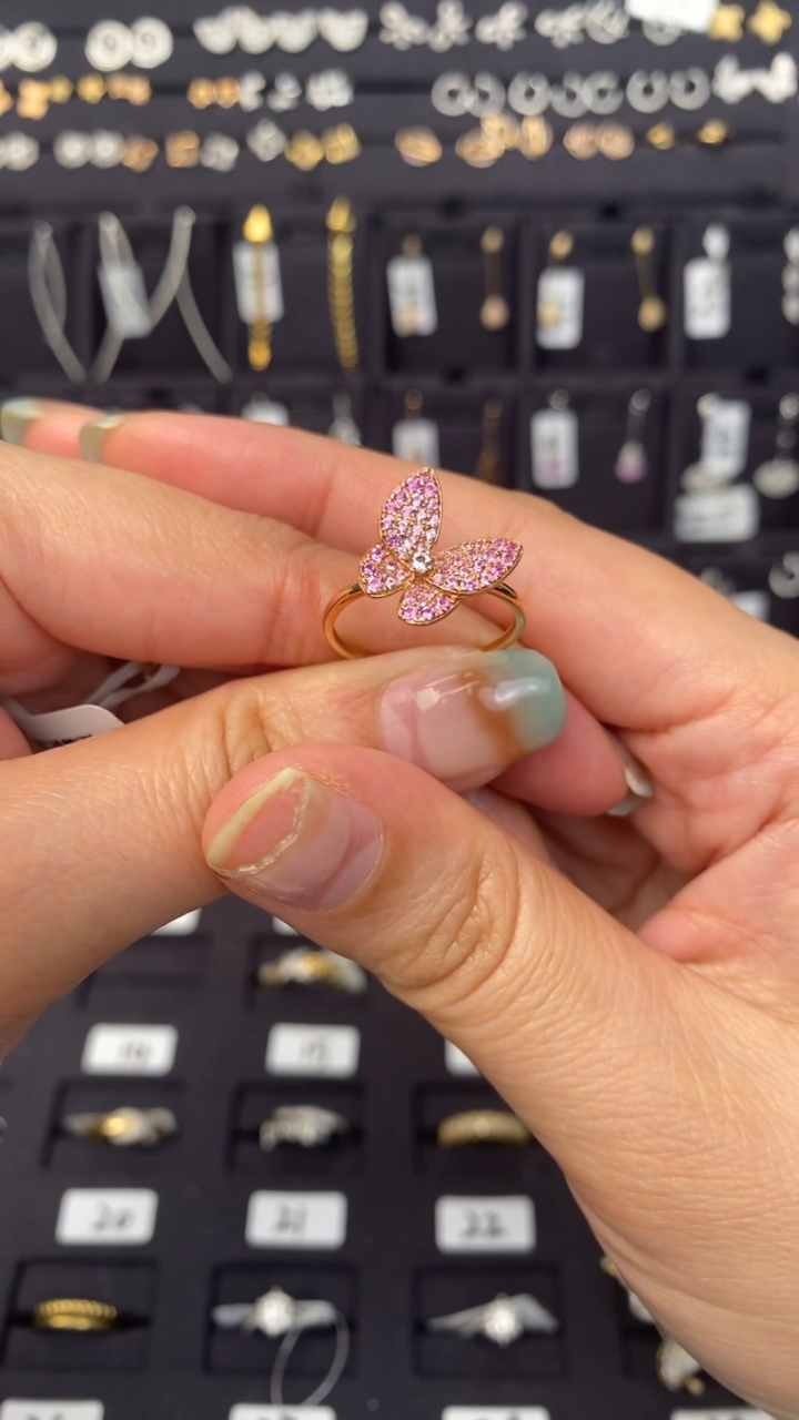 【闪购商品】蓝宝石戒指18K金镶嵌18k金粉蓝宝石蝴蝶戒指