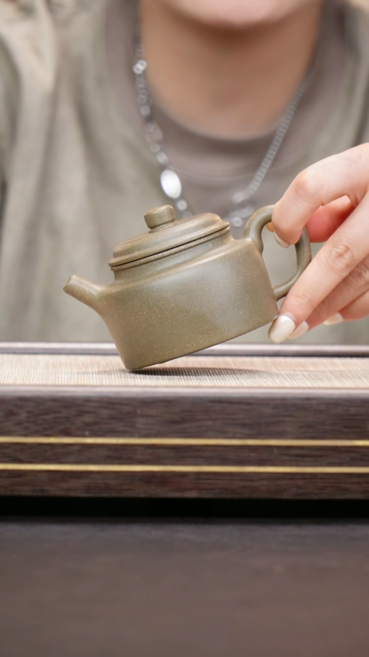 茶壶紫砂青段  德钟