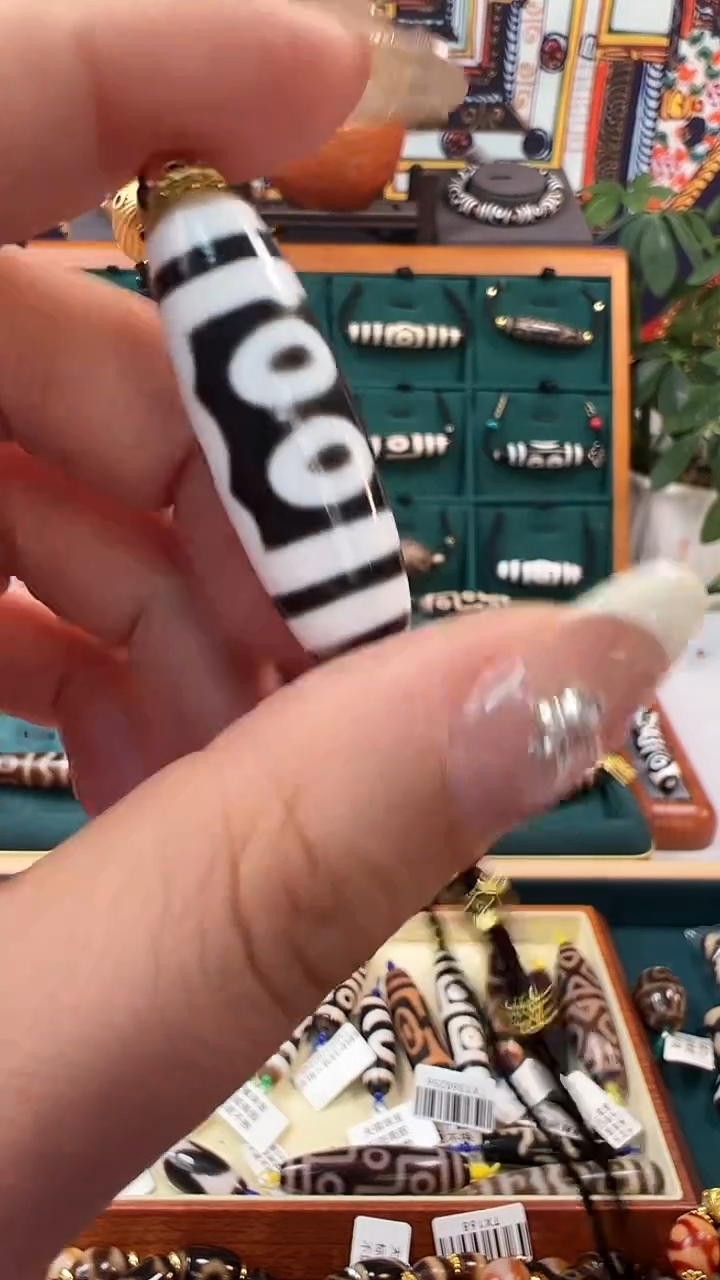 玛瑙/玉髓（覆膜）颈饰合金70.（微瑕）