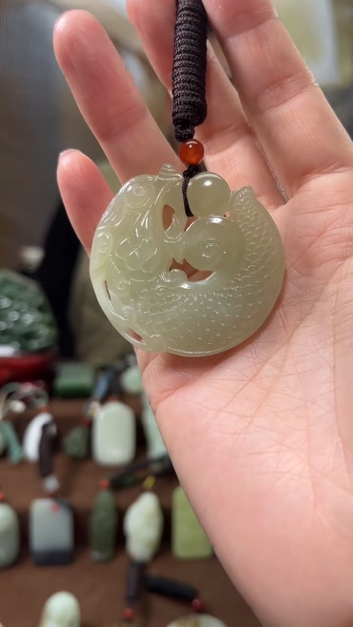 颈饰未镶嵌和田玉·