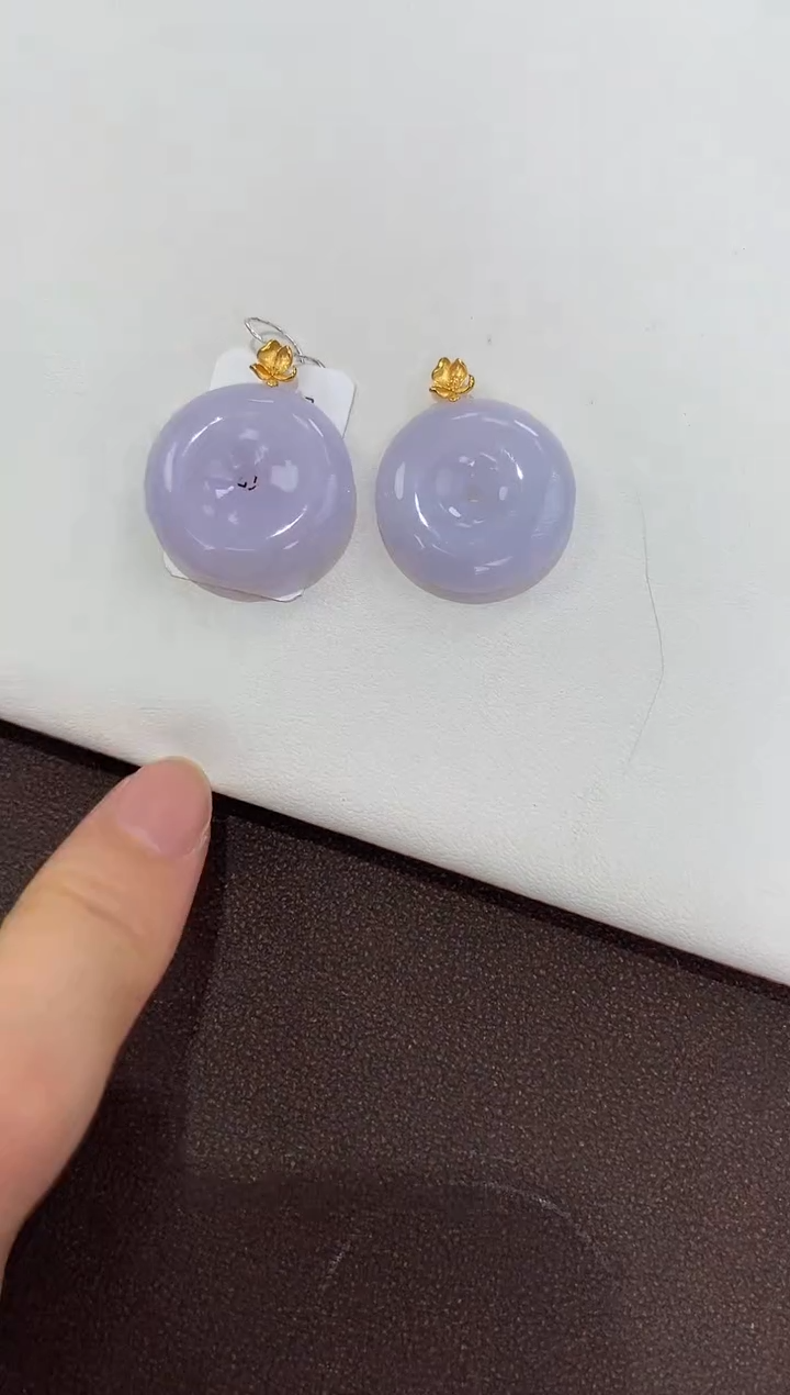 翡翠18K金镶嵌吊坠(赠链)天然缅甸a货淡紫小扣子多样性发其一