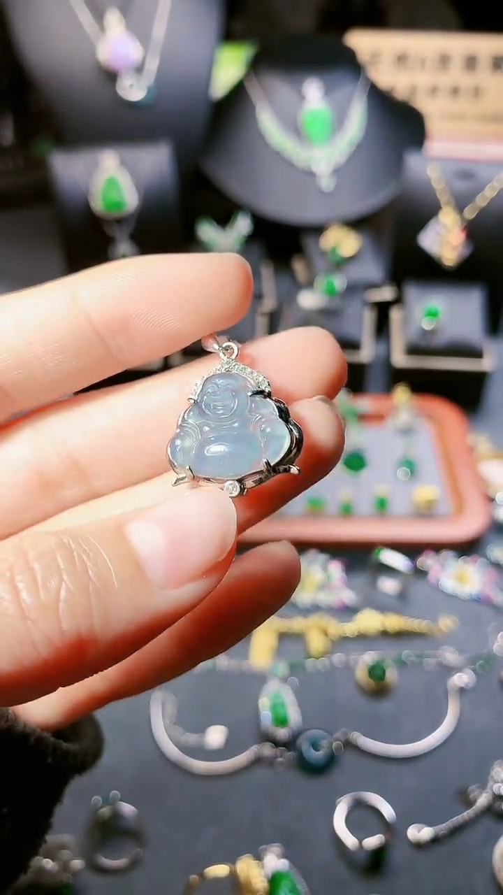 【闪购商品】翡翠吊坠(赠链)未镶嵌吊坠