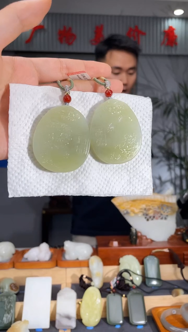 和田玉未镶嵌颈饰1