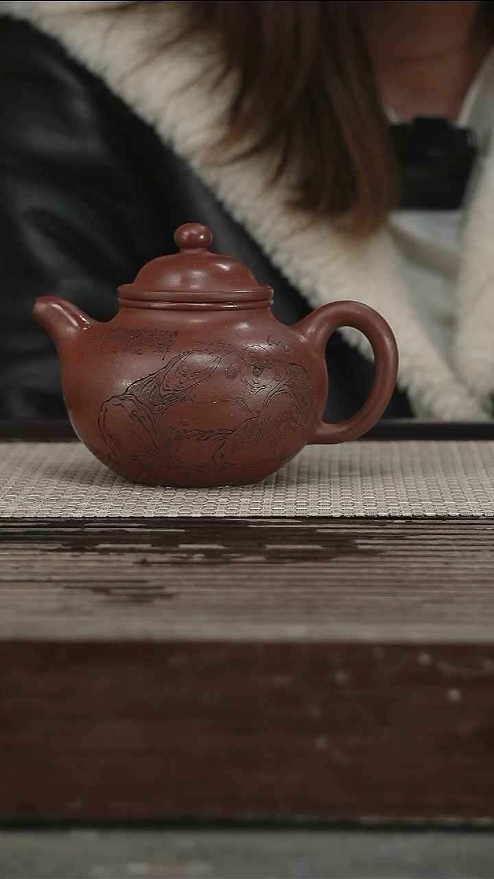 茶壶紫砂84号400CC