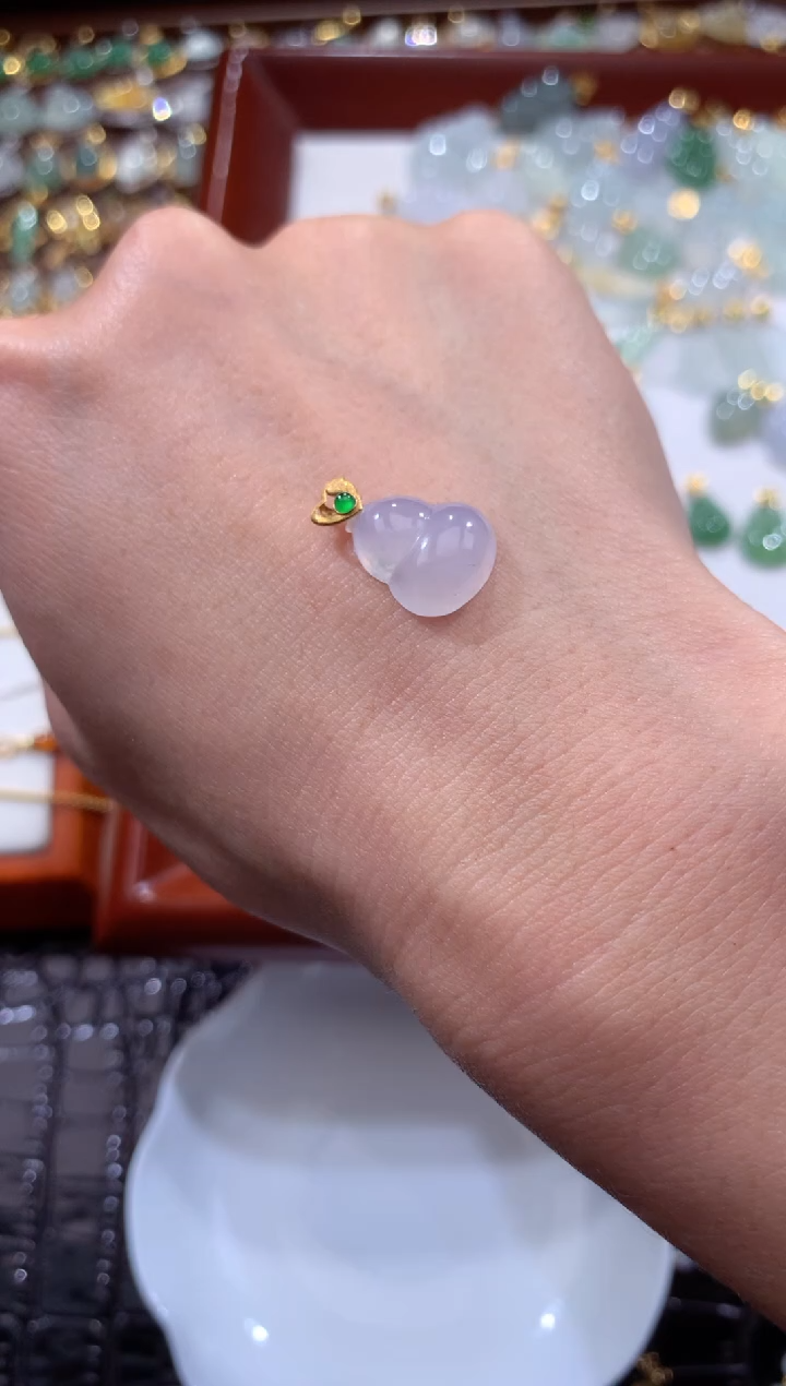 颈饰18K金镶嵌翡翠翡翠