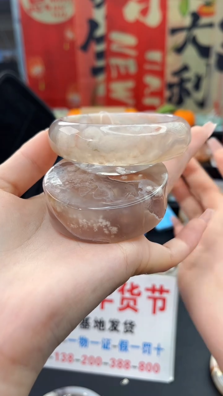 【闪购商品】石英质玉手镯未镶嵌赠送镯心（圈口）58