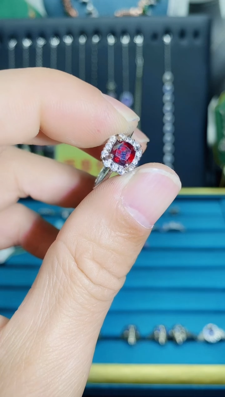 【闪购商品】石榴石戒指银S925镶嵌1121
