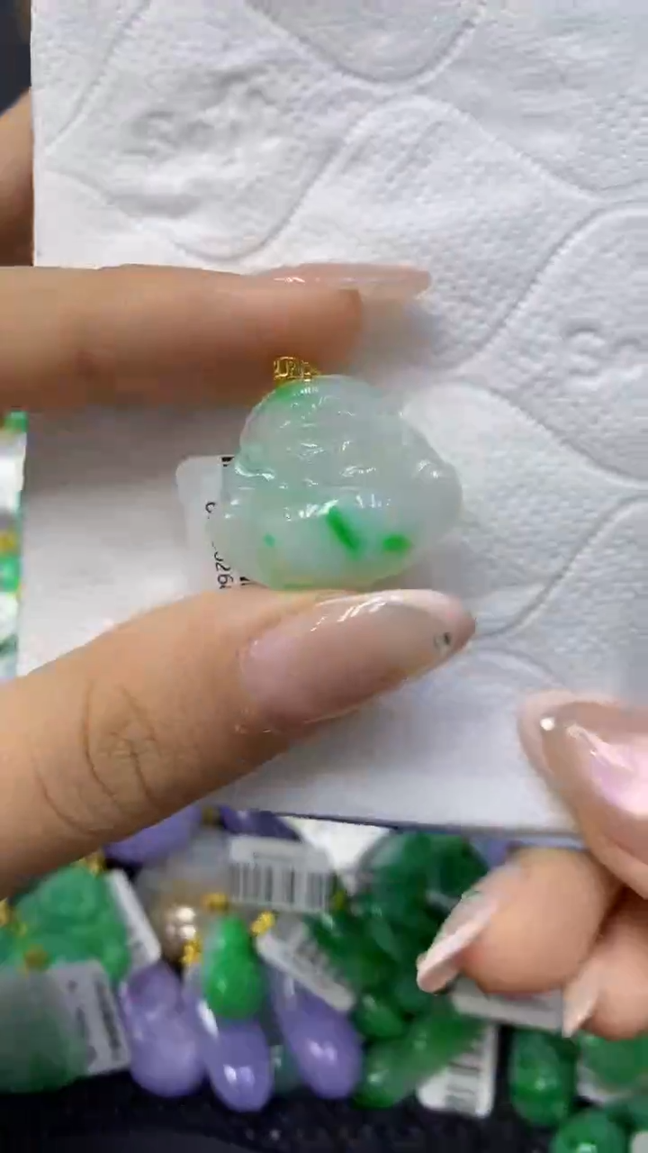 颈饰18K金镶嵌翡翠天然缅甸翡翠A货