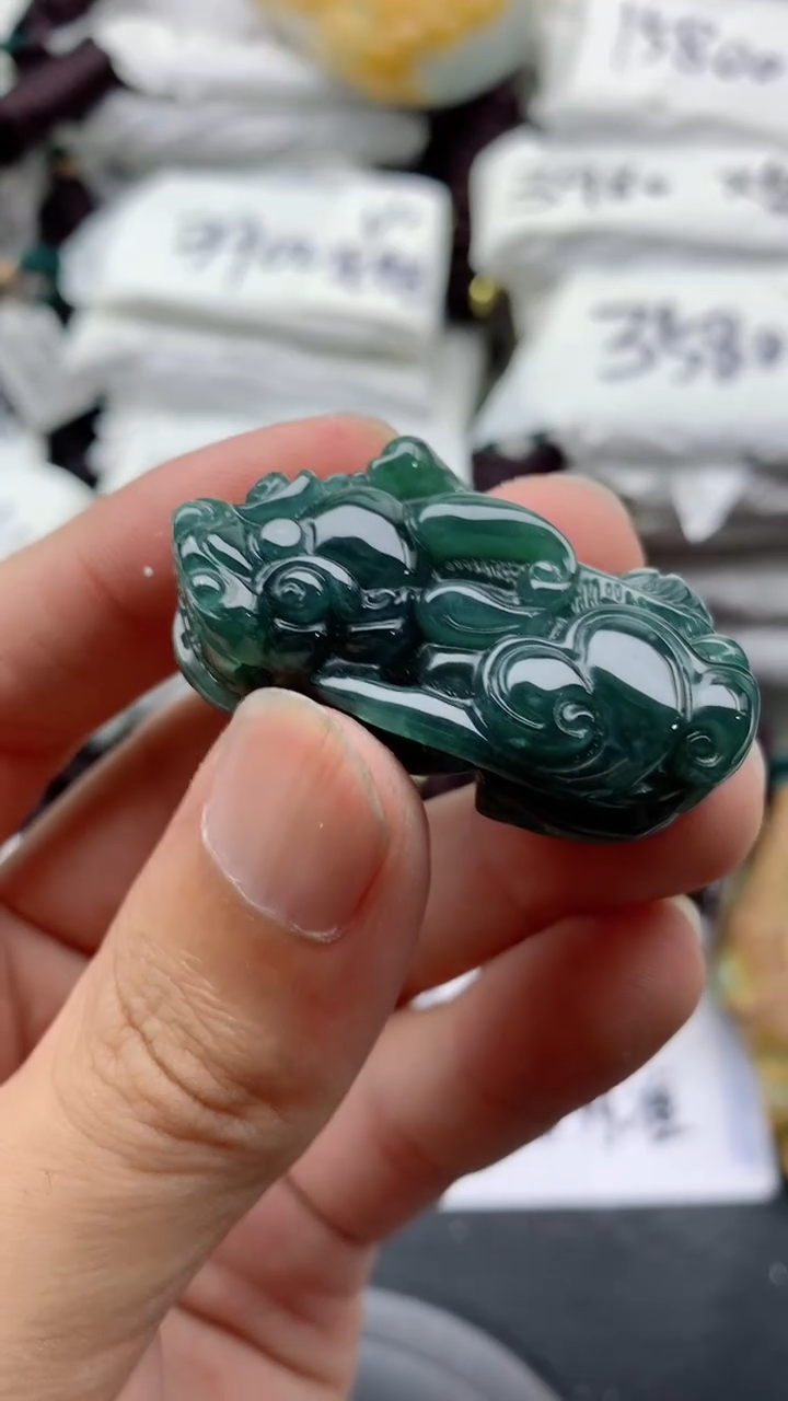 翡翠未镶嵌颈饰00000000