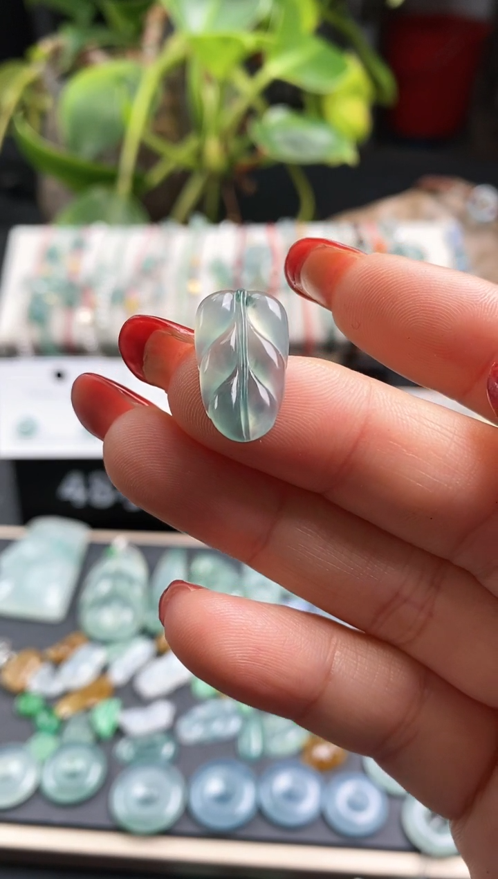 【闪购商品】翡翠散珠叶子裸石