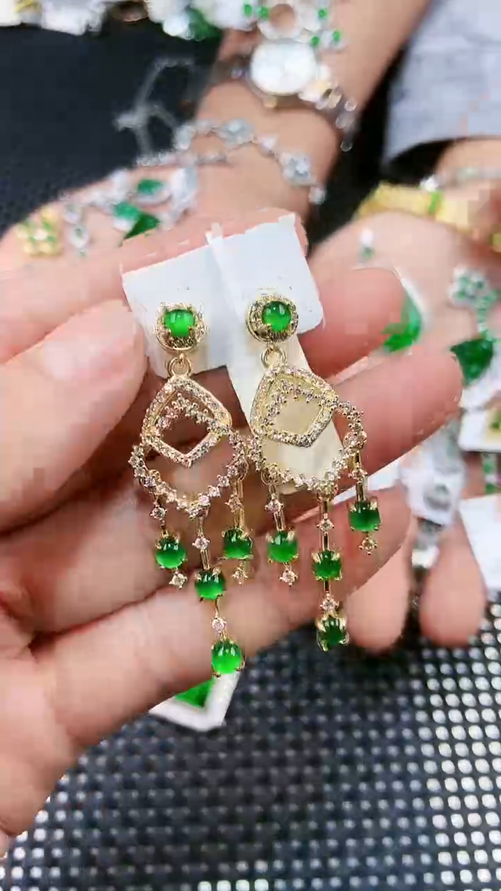 【闪购商品】翡翠耳饰未镶嵌11111111