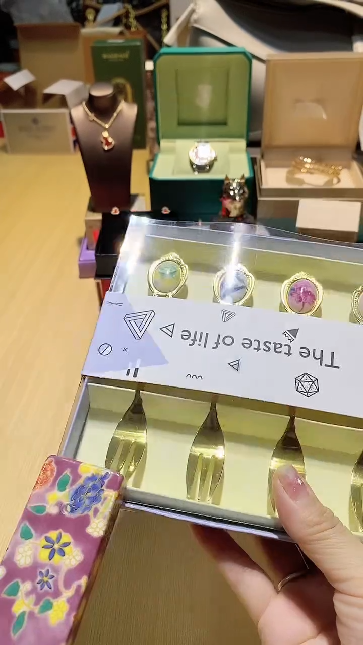 【闪购商品】瓷片锅碗瓢盆一件不剩