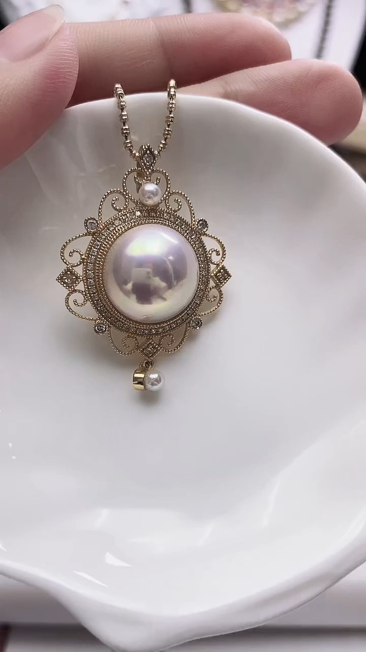 【闪购商品】拼合珍珠（马贝珠）颈饰18K金镶嵌海水马贝吊坠