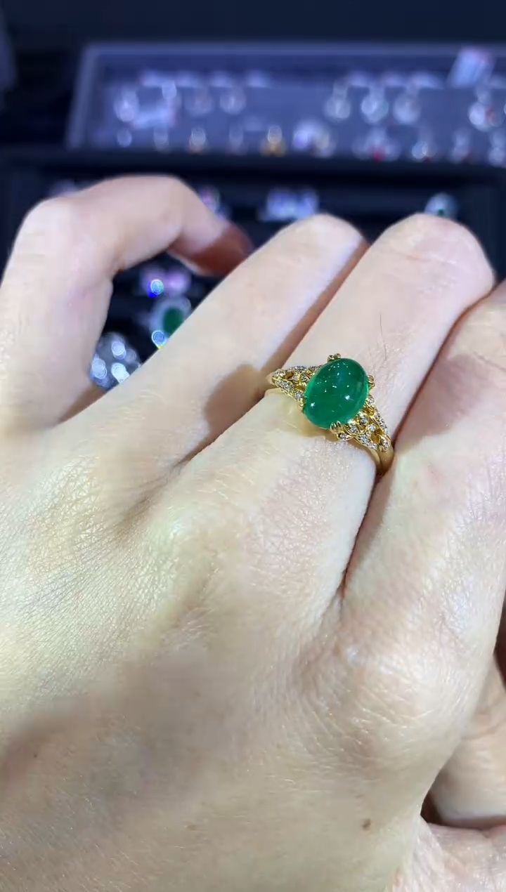 【闪购商品】祖母绿戒指18K金镶嵌a222时尚