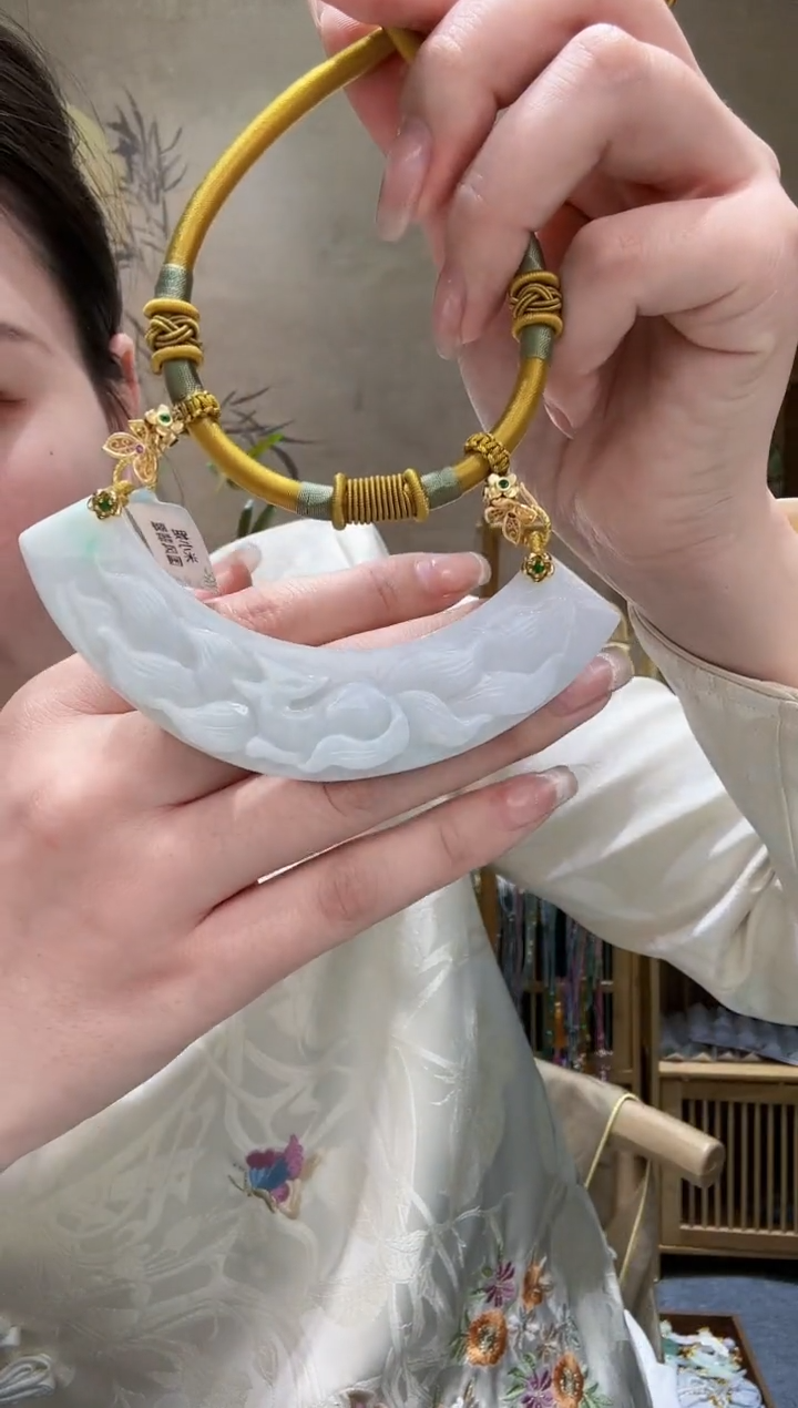 【闪购商品】翡翠颈饰未镶嵌吊坠
