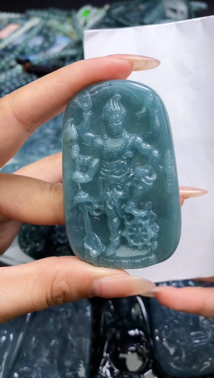 【闪购商品】翡翠颈饰未镶嵌           
