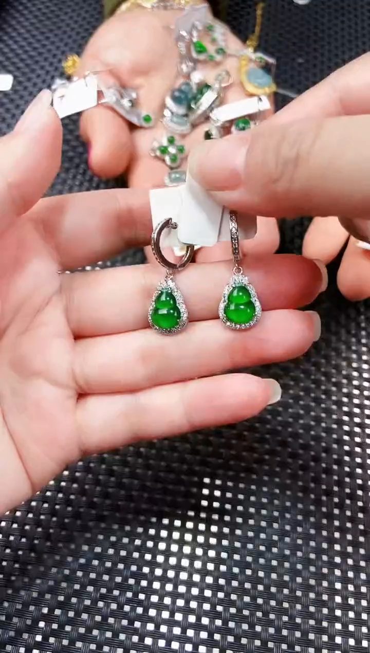 【闪购商品】翡翠耳饰未镶嵌11111111