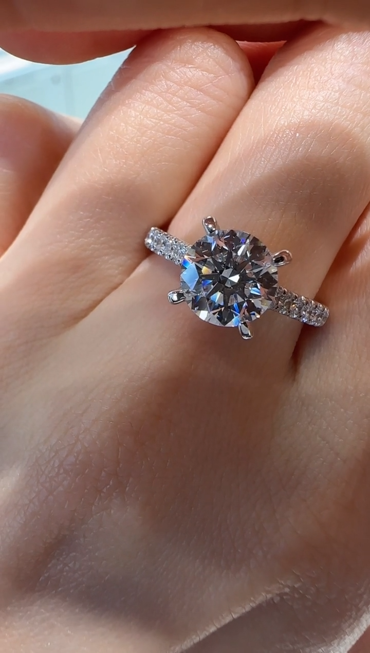 【闪购商品】实验室培育钻石18K金镶嵌四爪1.5ct12圈