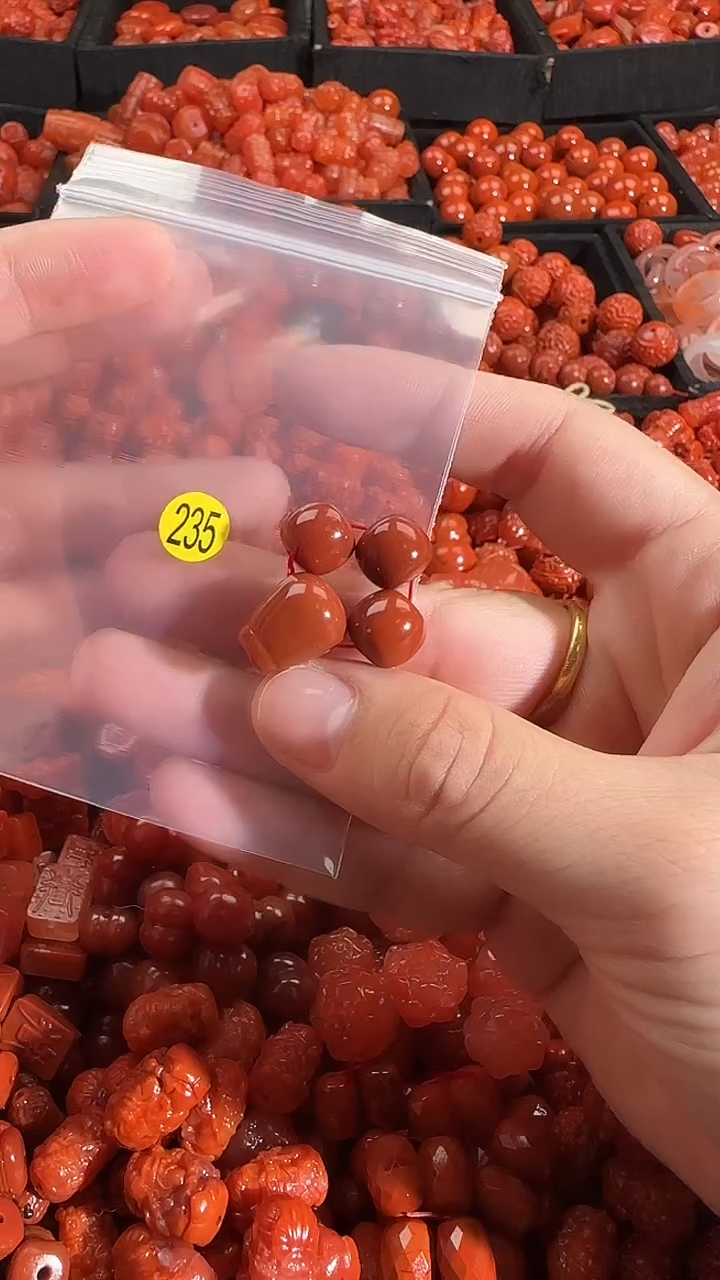 颈饰未镶嵌南红玛瑙1