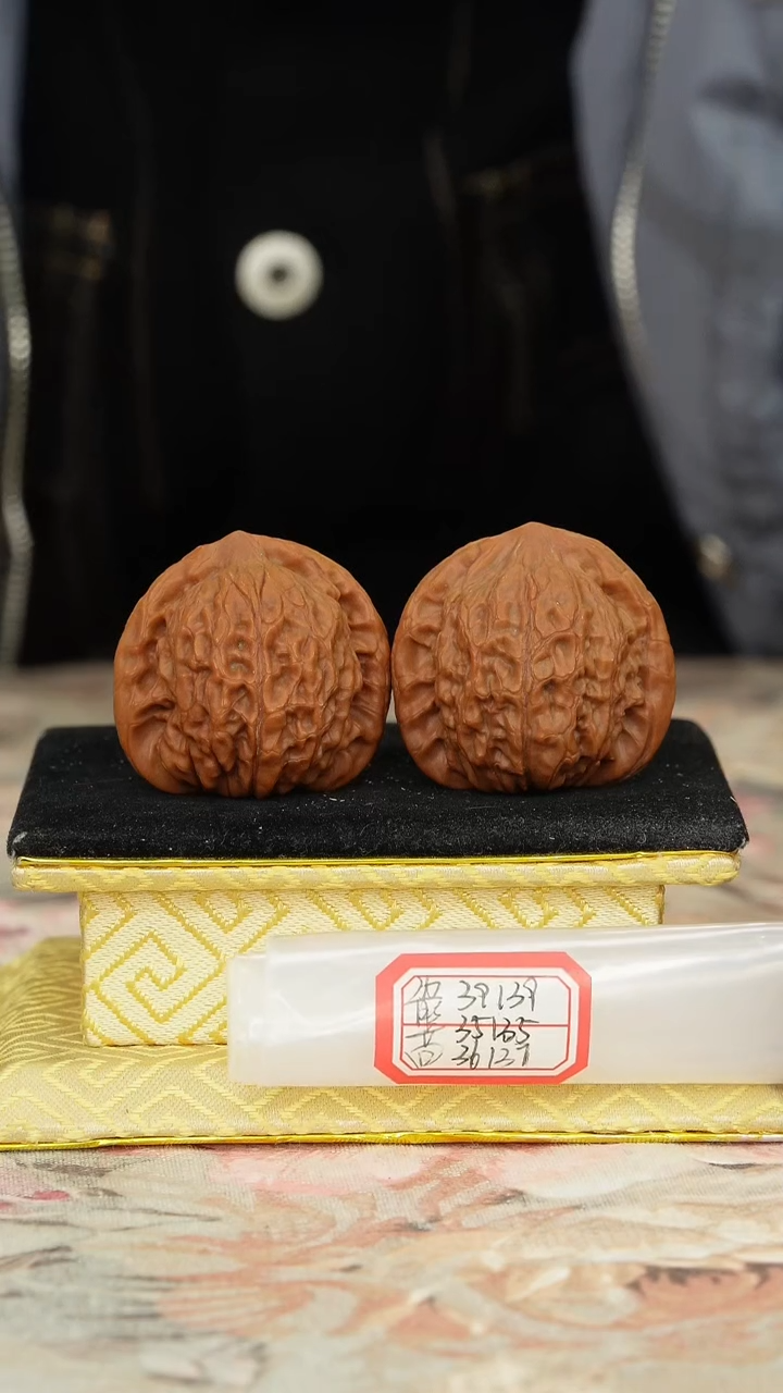 【闪购商品】文玩核桃把件非嫁接将军帽