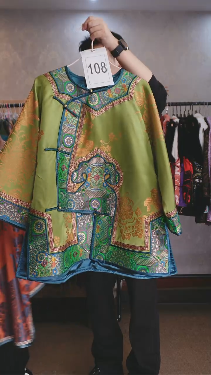 多*108八角领老软缎太太服