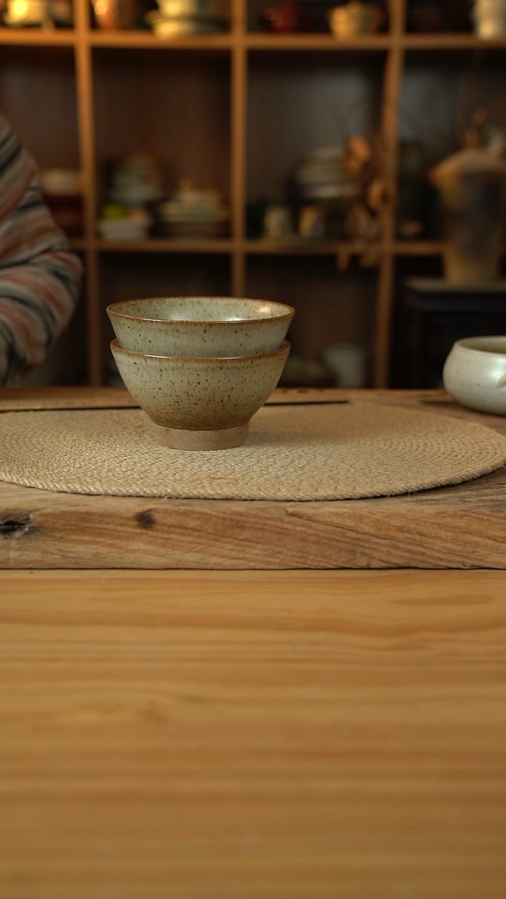 奶奶系列的5英寸高脚斗笠米饭碗2个