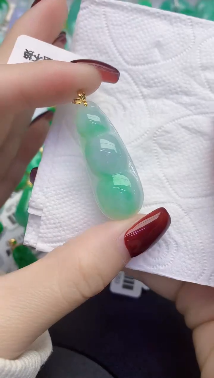 颈饰18K金镶嵌翡翠缅甸天然翡翠A货