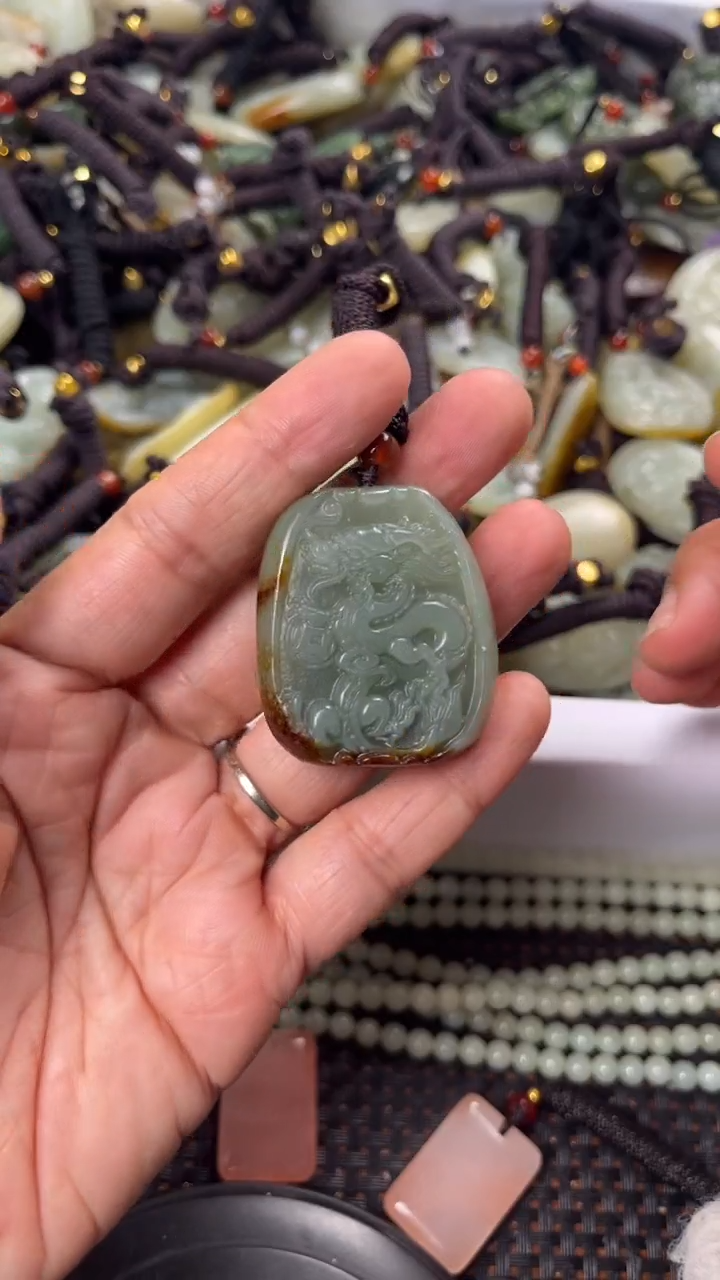 【闪购商品】和田玉颈饰未镶嵌多样性发货没有证书拍一发一有瑕