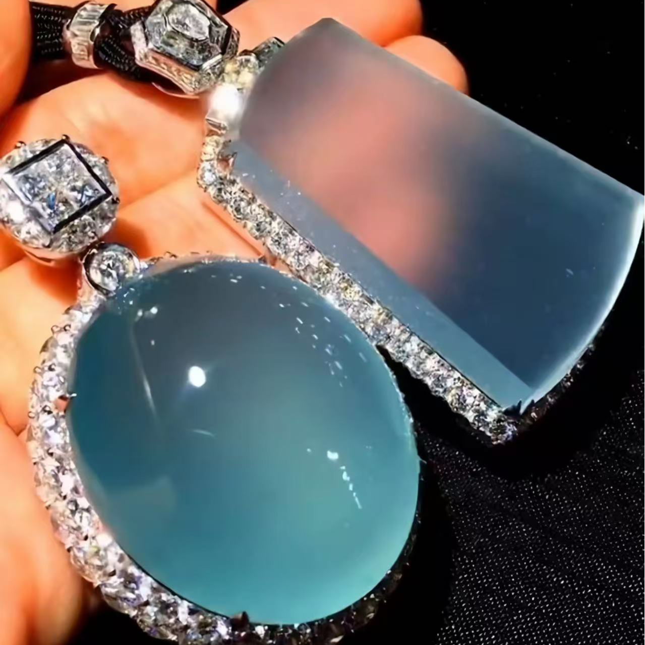 缅甸天然A货翡翠天空蓝18k金吊坠~~~~