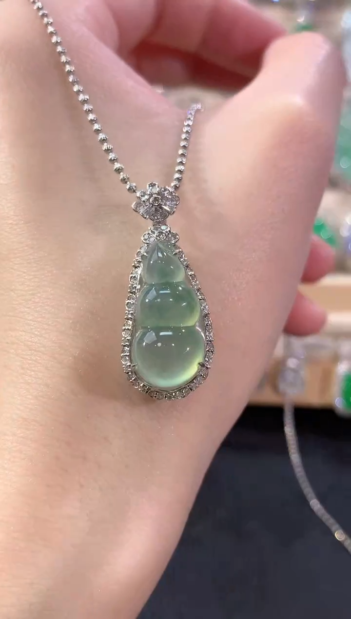 吊坠(不含链)18K金镶嵌翡翠冬日珠宝E36