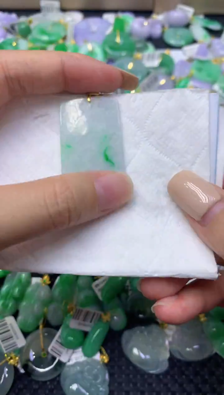 颈饰未镶嵌翡翠天然缅甸翡翠A货