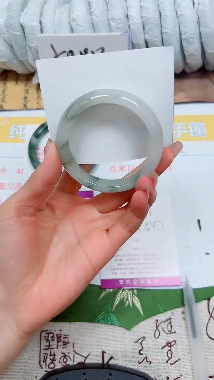 【闪购商品】石英质玉手镯未镶嵌K71-54.7