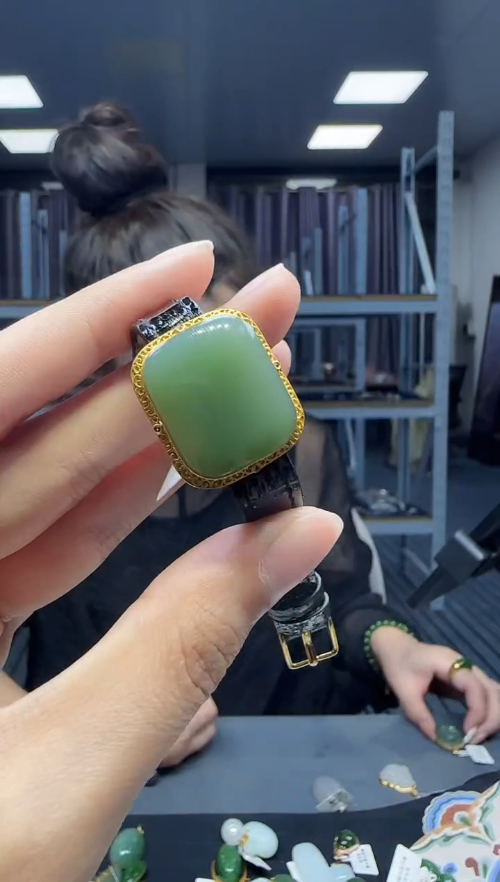 和田玉18K金镶嵌挂件1