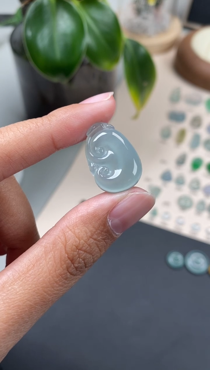 【闪购商品】翡翠颈饰未镶嵌翡翠冰冰种如意