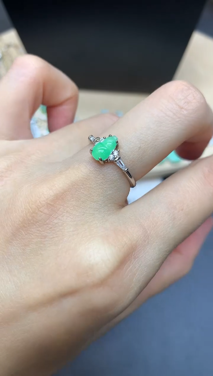 【闪购商品】翡翠戒指银S925镶嵌葫芦【无服务费】