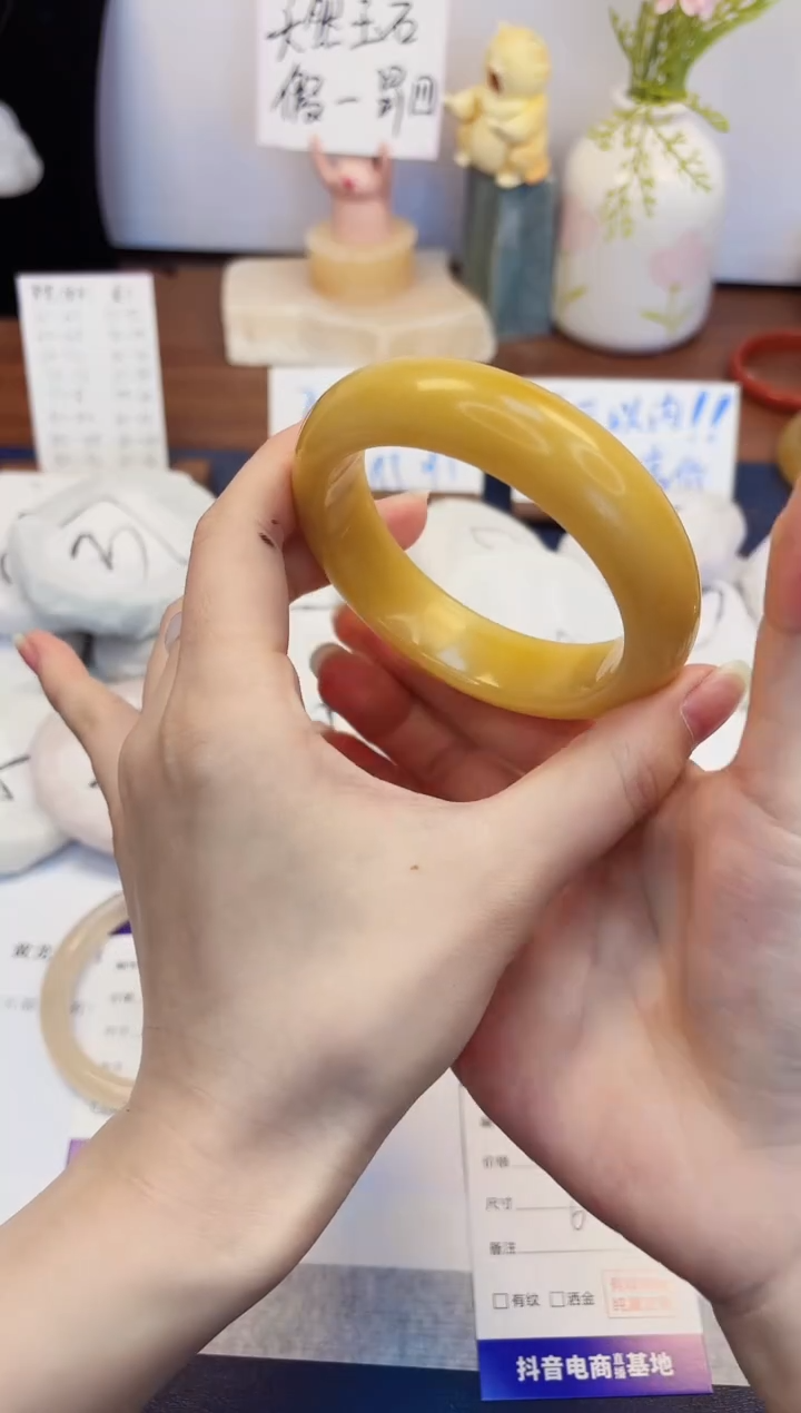 【闪购商品】石英质玉手镯未镶嵌30-财气镯-圈口62