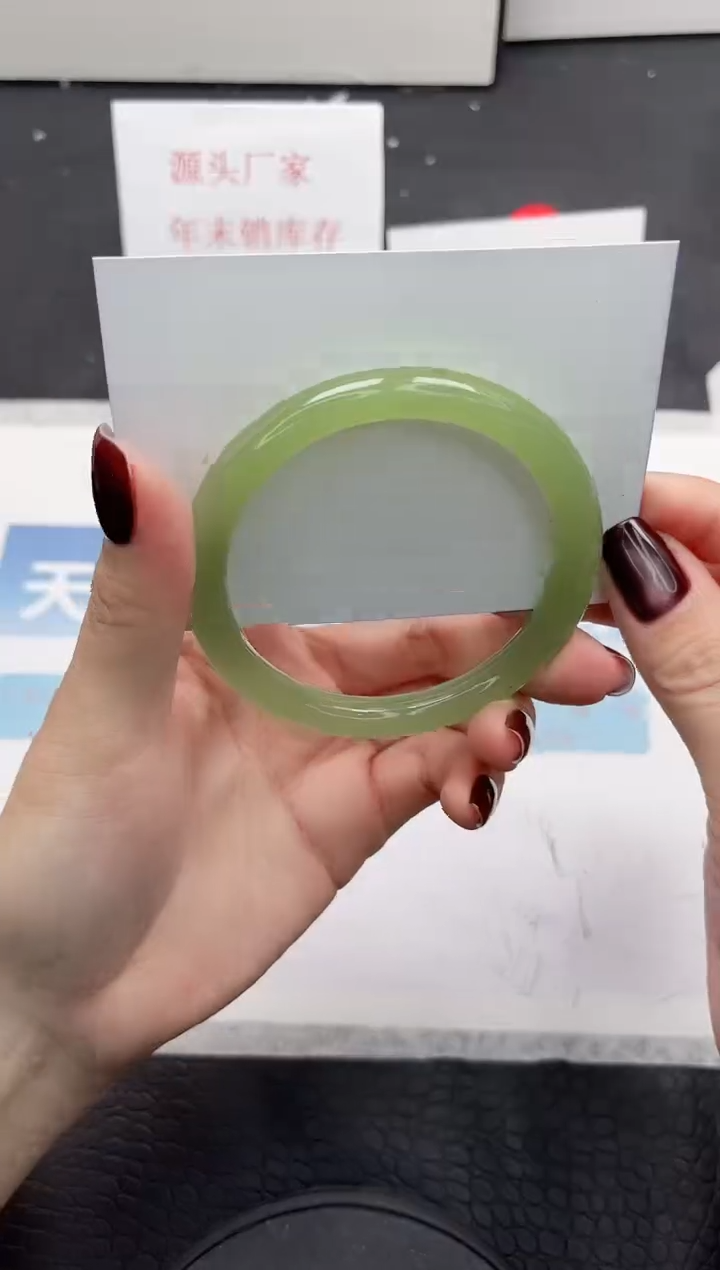 【闪购商品】石英质玉手镯未镶嵌110-58