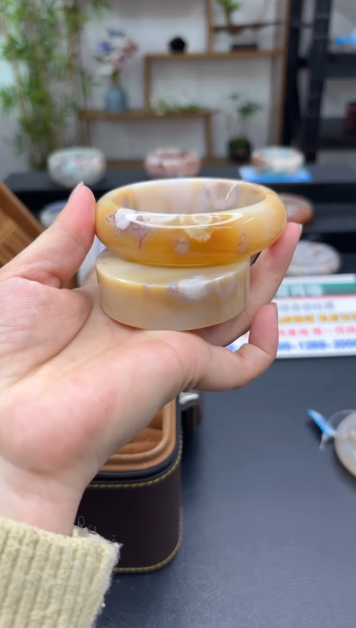 【闪购商品】石英质玉手镯未镶嵌C424(61圈赠送镯心)